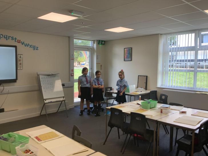 Animals including humans. Do all animals have the same diet? The children completed a prior learning quiz then studied carnivores, herbivores and omnivores. 🦁🦒👦